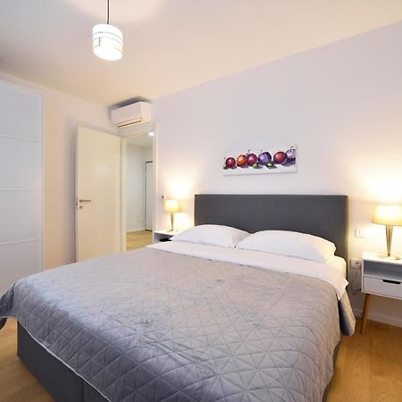 Ophelia Apartment With Parking Zagreb Exteriör bild