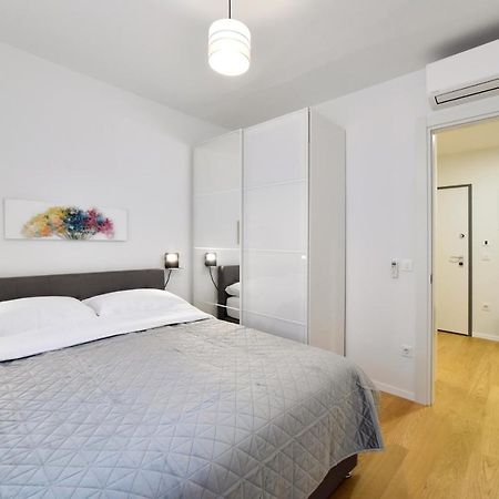 Ophelia Apartment With Parking Zagreb Exteriör bild