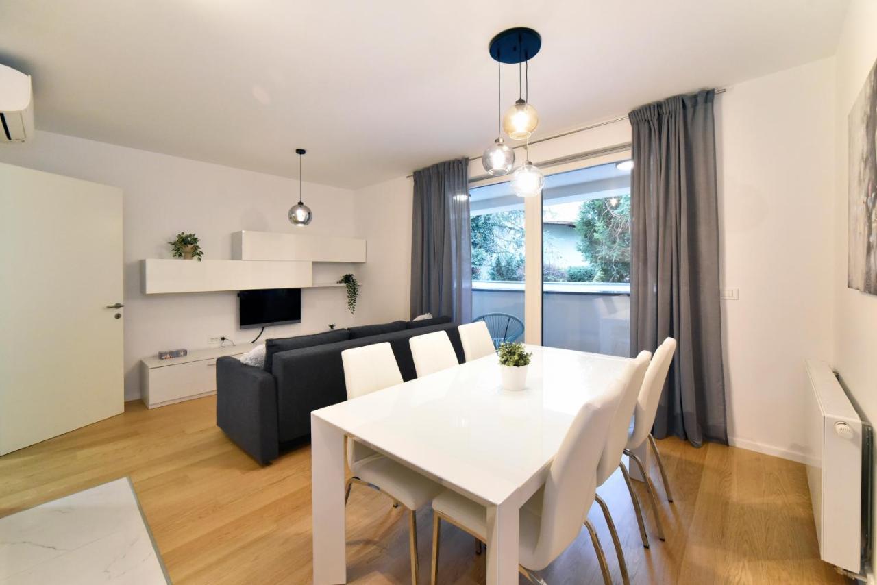 Ophelia Apartment With Parking Zagreb Exteriör bild