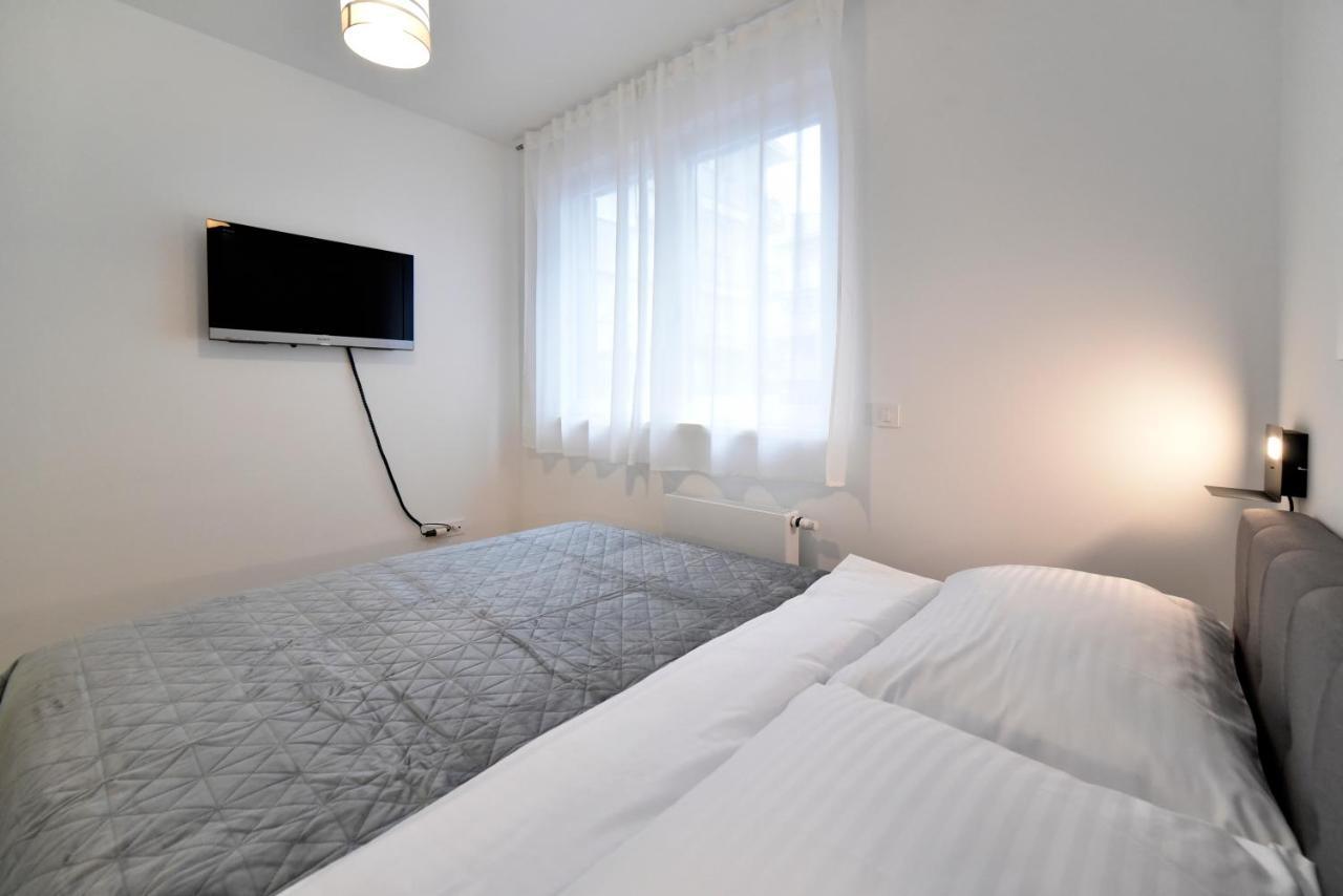 Ophelia Apartment With Parking Zagreb Exteriör bild