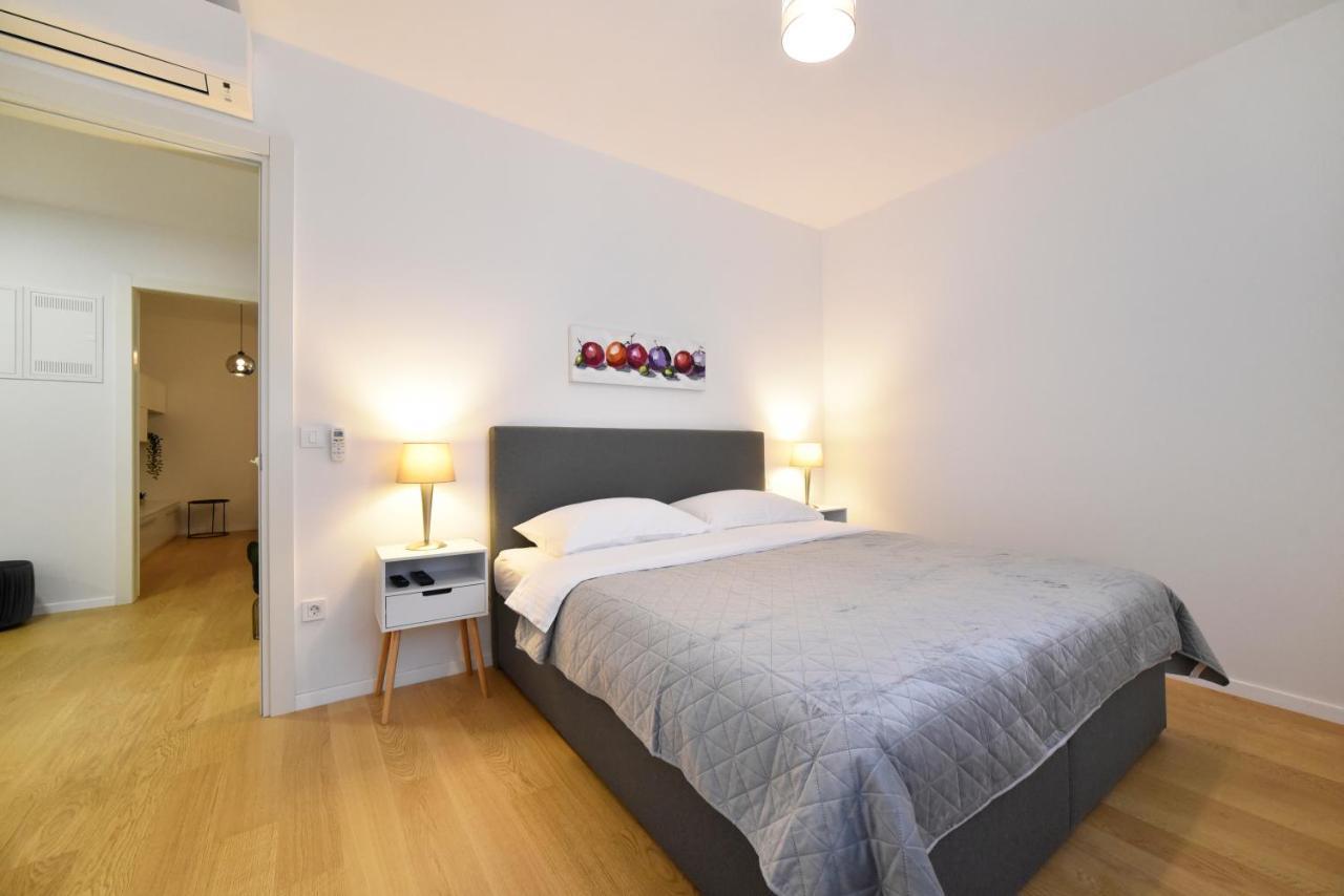Ophelia Apartment With Parking Zagreb Exteriör bild