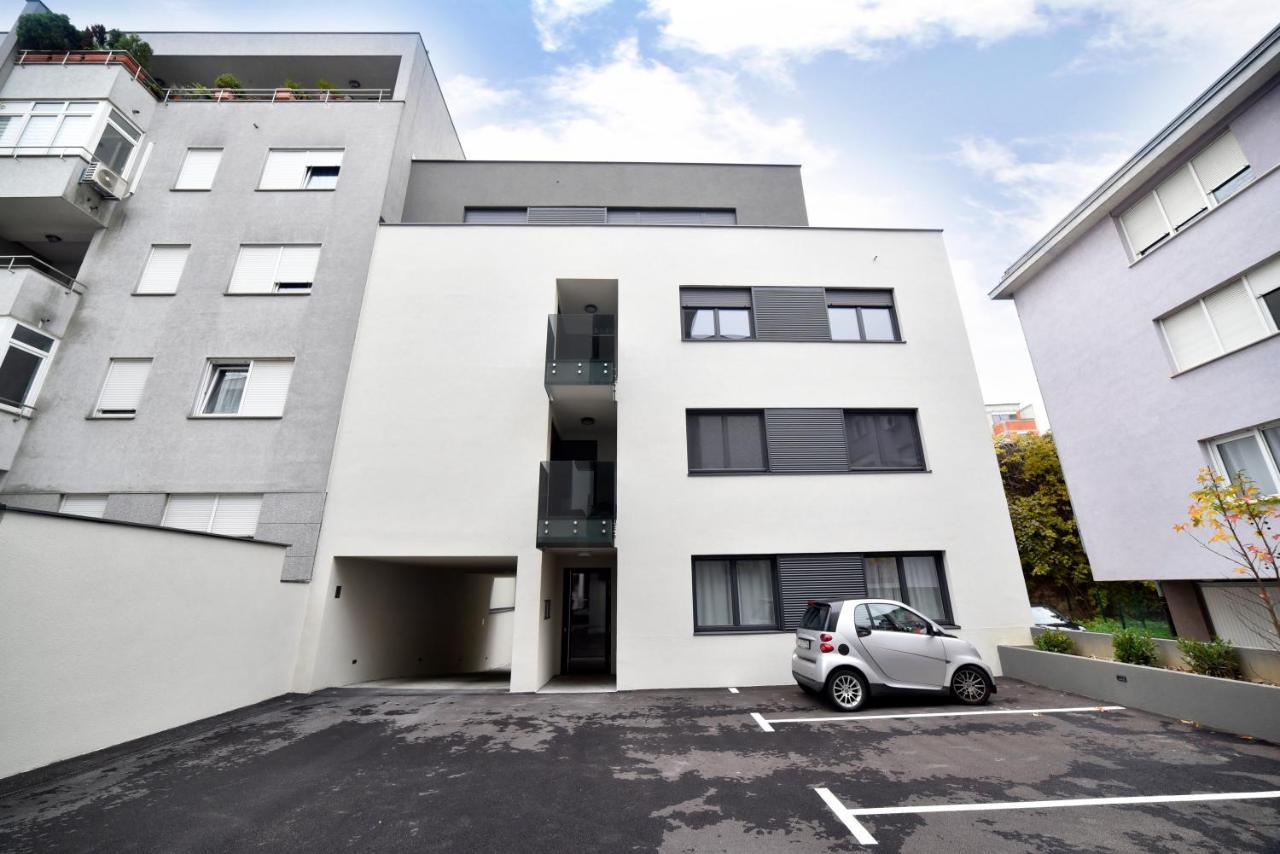 Ophelia Apartment With Parking Zagreb Exteriör bild